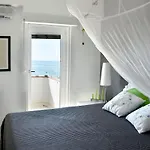 Apartment By The Sea *